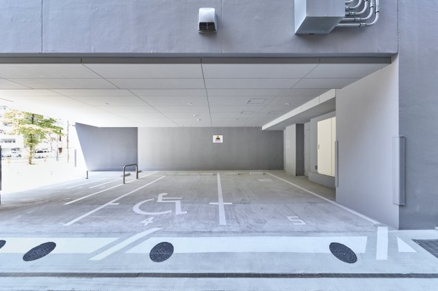 【駐車場】
