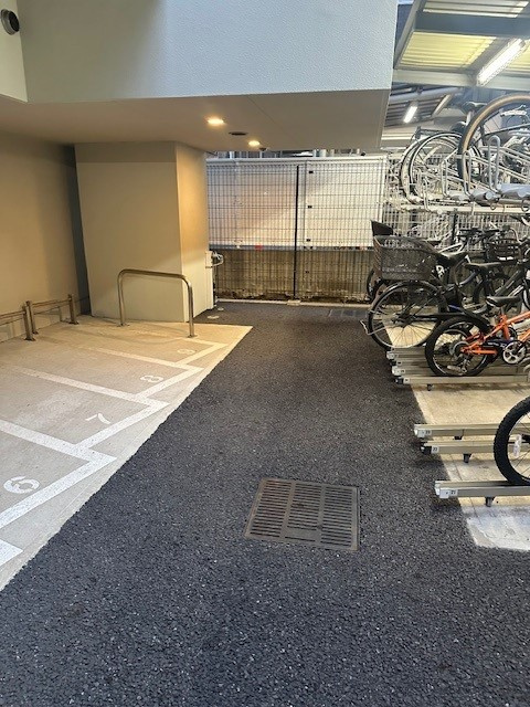 【駐車場】
