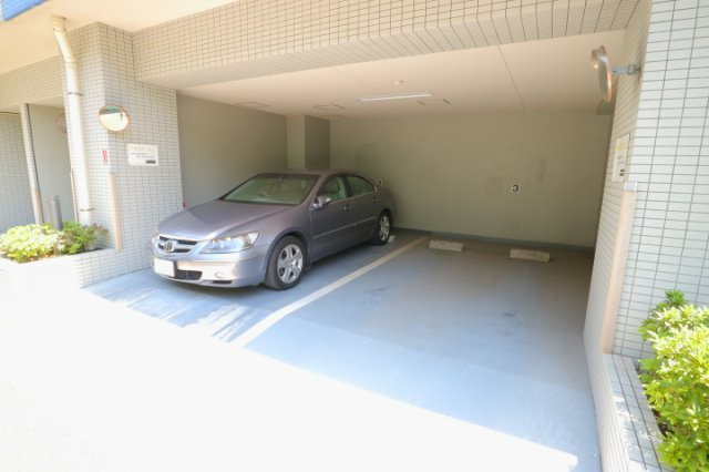 【駐車場】