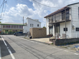 前面道路は南側6Mに接しているため、駐車等スムーズに行えます♪