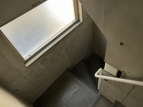 落ち着いた雰囲気の共用部