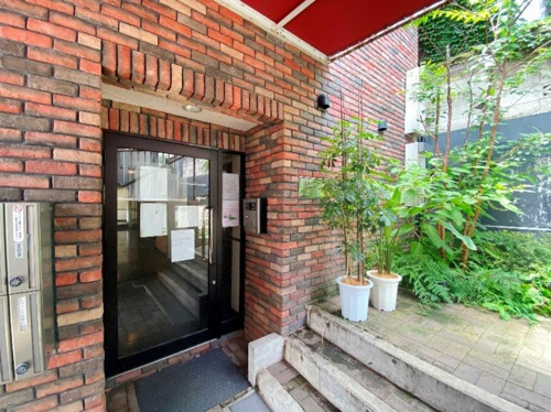 憧れのセレブな町「代官山」にある隠れ家的おしゃれなデザイナーズ賃貸①
