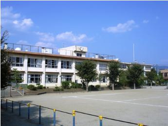 甲府市立貢川小学校