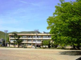 甲府市立朝日小学校