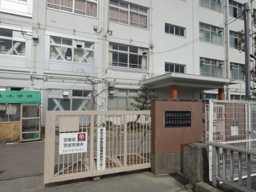 芝生小学校