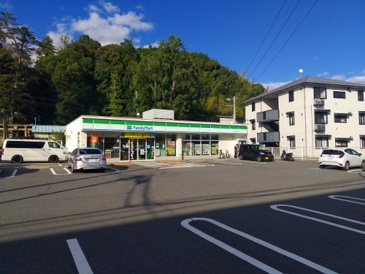 コンビニエンスストア ファミリーマート 上安1丁目店