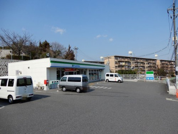 コンビニエンスストア ファミリーマート 廿日市阿品台店