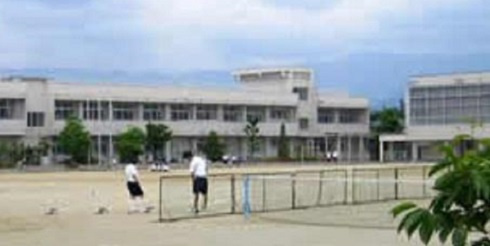 笛吹市立春日居中学校