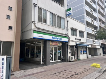 コンビニエンスストア ファミリーマート 広島河原町店