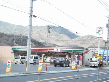 コンビニエンスストア セブンイレブン 広島三入2丁目店