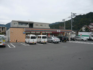 コンビニエンスストア セブンイレブン 広島海田曙町店