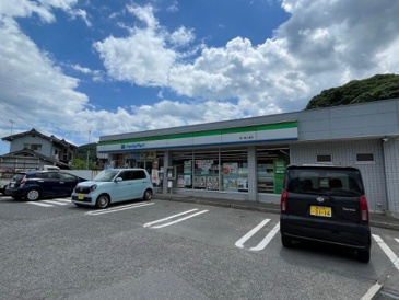 コンビニエンスストア ファミリーマート 美ノ郷三成店