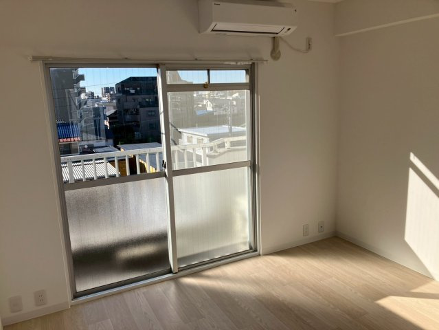 川原ハイツ【洋室】