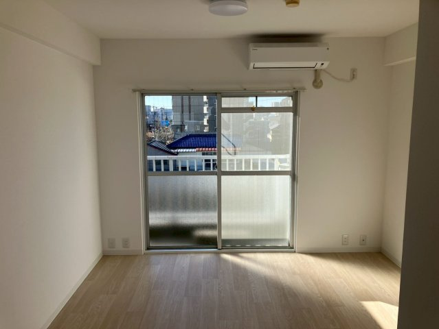 川原ハイツ【洋室】