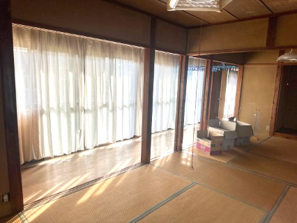 つくばみらい市山王新田【内装】続き和室から広縁を見たところです