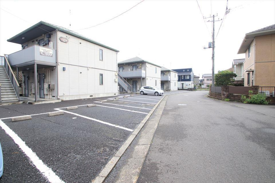 物件の前に駐車場がございます☆