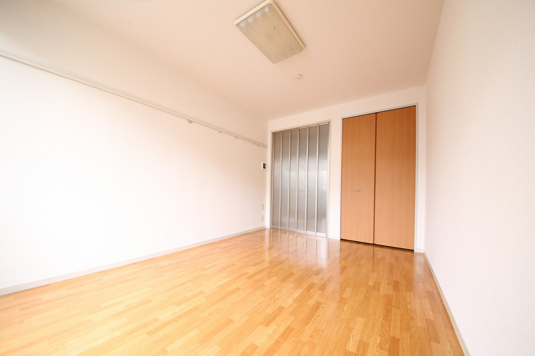 アクシーズ鷲宮【洋室】