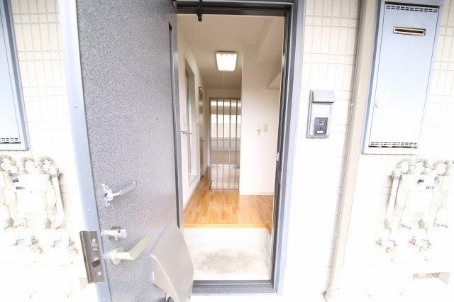 アクシーズ鷲宮【玄関】洋室（3）