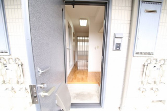 アクシーズ鷲宮【玄関】洋室（3）