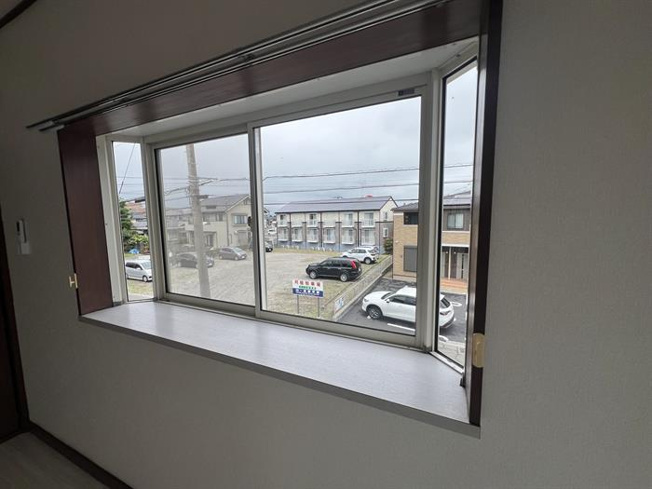 角部屋のみで窓付き