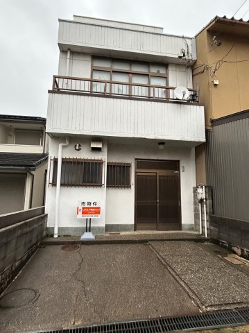 金沢市森山　中古住宅　鉄骨3階建の画像