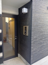 Reberty五反野Ⅰ【エントランス】シンプルなデザインのエントランス