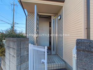 八王子市石川町1615-34 中古【仲介手数料無料】【玄関】リフォームは2026年3月完了予定です。