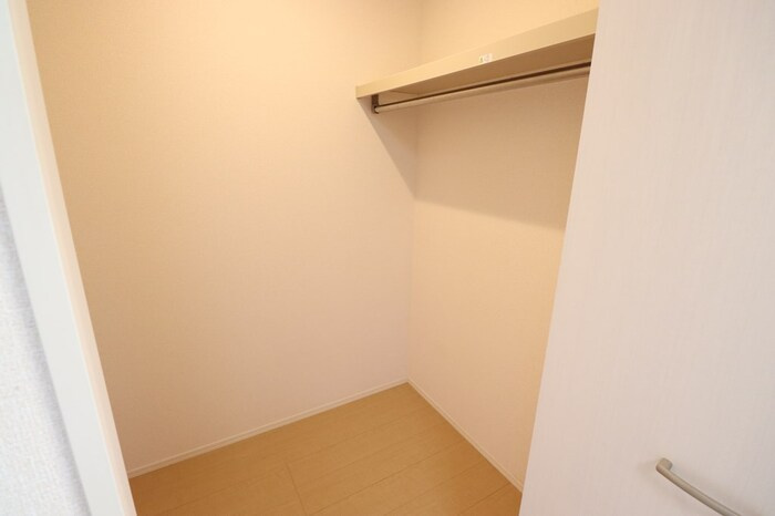 カーサＲ・Ｔ Ａ【収納】ウォークインクローゼット