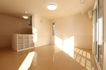 カーサＲ・Ｔ Ａ【居間・リビング】リビング全景