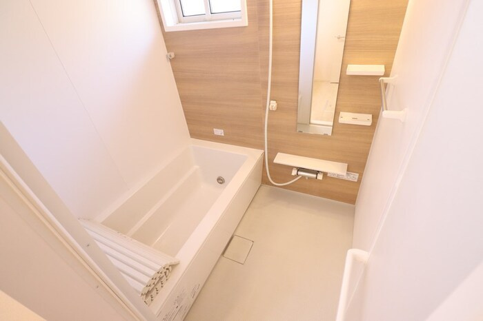 カーサＲ・Ｔ Ａ【浴室】追い焚き給湯式浴室（小窓・浴室換気乾燥機付）