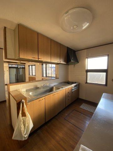 見沼区中川戸建【キッチン】