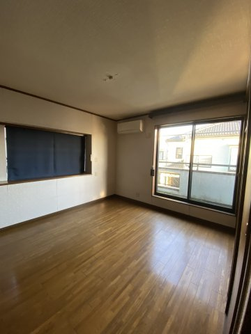 見沼区中川戸建【洋室】