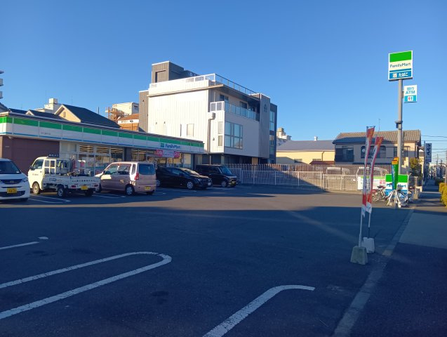 リュバンドールビル【周辺】【ファミリーマート 足立鹿浜店】