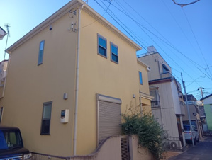 梅田４丁目【外観】１Fの窓はシャッター付きです