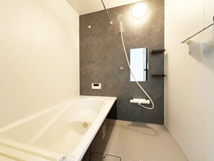 Adoble＋ 八幡西区永犬丸南町2丁目2期【浴室】一日の疲れを癒やすバスルーム（施工例）