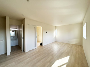 CRADLE　GARDEN　戸畑区中原東第6　【玄関】二重ロックでピッキング対策の玄関です。大容量シューズボックスもあり（施工例）