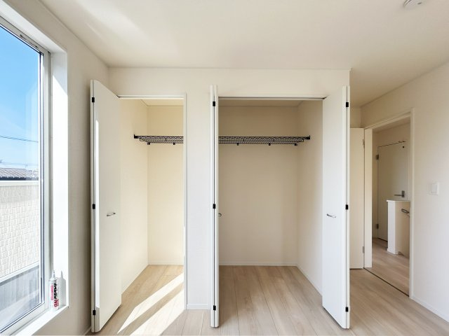 CRADLE　GARDEN　戸畑区中原東第6　【トイレ】便座の蓋は自動開閉です。