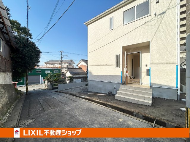 CRADLE　GARDEN　戸畑区中原東第6　【外観】徒歩約14分で九工大前駅へアクセスできる利便性の高い立地です。物件周辺は車通りが少なく静かな環境です