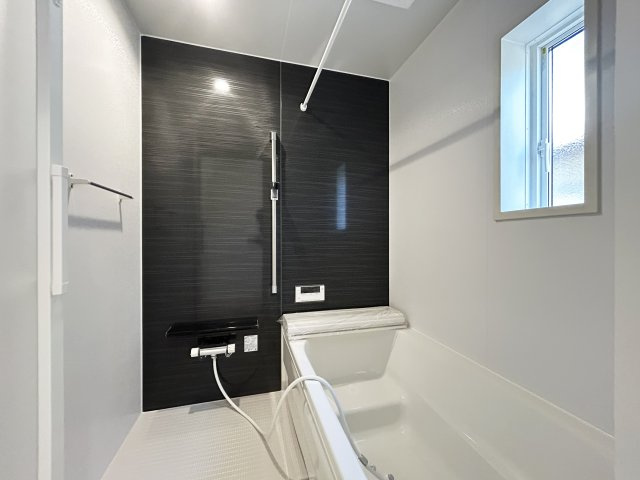 CRADLE　GARDEN　戸畑区中原東第6　【浴室】１坪タイプの浴室です。一日の疲れをゆっくり癒して下さい。（施工例）