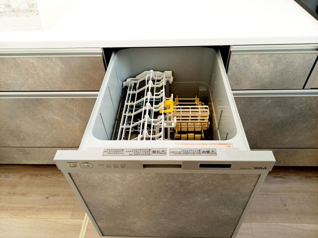 Bloom 小倉南区津田新町1丁目4期【キッチン】家事の時短に欠かせない食洗器を完備しています。（施工例）