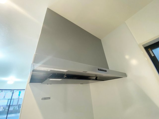 Bloom 小倉南区津田新町1丁目4期【設備】油汚れもしっかりガード、レンジフードです（施工例）