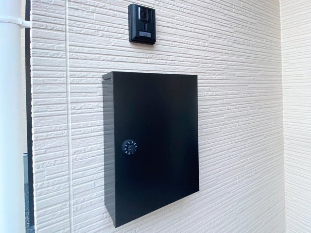 Bloom 小倉南区津田新町1丁目4期【設備】室内から来訪者を確認できるモニターインターフォン付き
