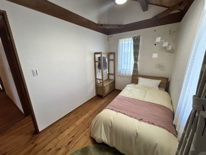 三橋町蒲船津売家【洋室】質感豊かな洋室。高断熱で冬も暖かく落ち着きます！