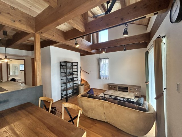 三橋町蒲船津売家【居間・リビング】関家具様のハイセンスな家具が映える未入居モデル！