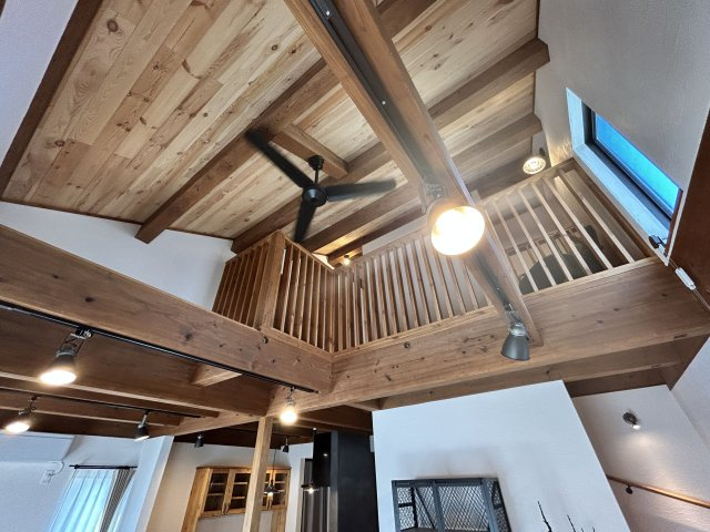 三橋町蒲船津売家【居間・リビング】吹き抜けが創る圧倒的な開放感！