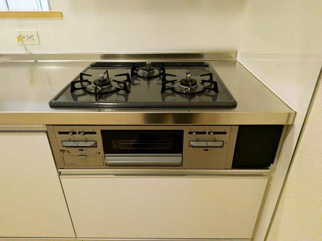 CRADLE GARDEN　小倉北区高坊第3【キッチン】独自のコーティングで油汚れをしっかりガード（施工例）