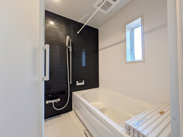 CRADLE GARDEN　小倉北区高坊第3【浴室】１坪タイプの浴室です。一日の疲れをゆっくり癒して下さい。（施工例）