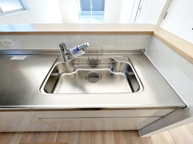 CRADLE GARDEN　小倉北区高坊第3【キッチン】浄水器一体型のハンドシャワーで、お湯も水も浄水可能です。（施工例）