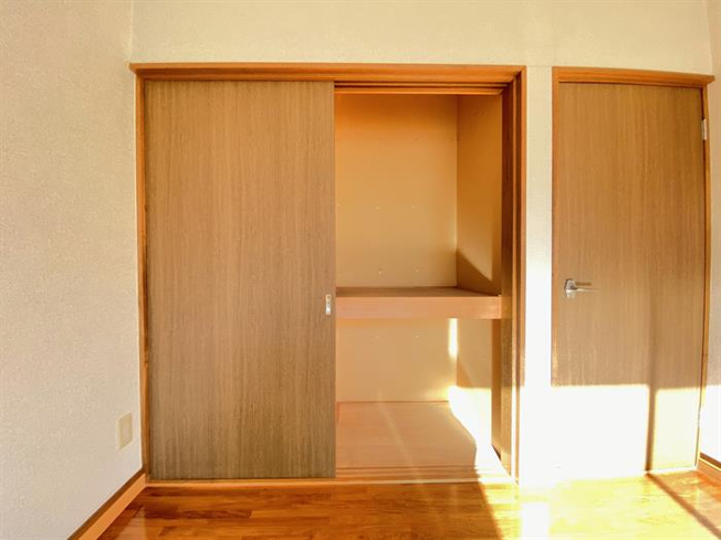 洋室の収納です