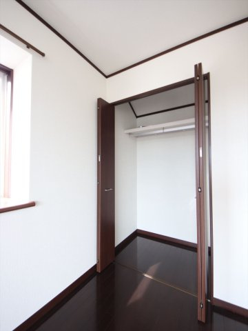 八王子市元八王子町2-3315-7 中古【仲介手数料無料】【収納】